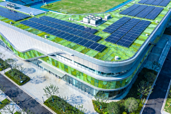 环保型智能体育场馆外观设计 - 采用太阳能板与绿色建材